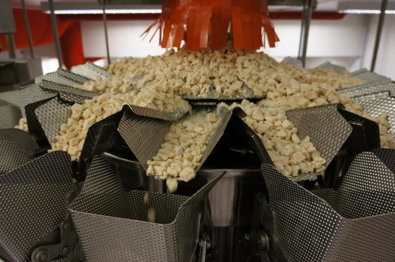 Multihead weigher with load cells